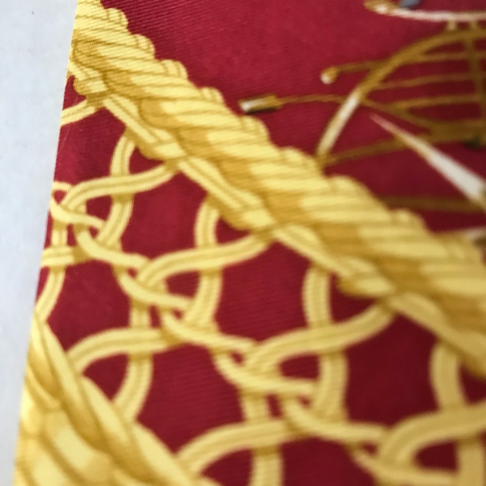 HERMÈS Tie Rare Silk Horse Carriage People Bicycle Chain Red Yellow - Picture 4 of 16